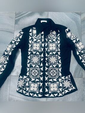 Women’s Black with intricate Cream Beaded Floral Embroidery Button Front Size S